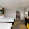 Days Inn & Suites by Wyndham Kansas City - CHIEFS Stadium