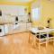 Sunny Days Apartment