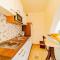 Rooms & Apartments Mirakul