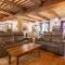 4 Bedroom Pet Friendly Home In Apt 4 Bedroom Pet Friendly Home In Apt