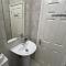 F4 Luxury Stays One bed apartment with Parking