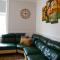 Seaside Rentals Bournemouth centre - large 3BR, WiFi, beach 8 min walk