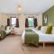 NEW Greydawn House - Stunning 4 Bedroom House in Stoke-on-Trent
