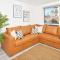 Ivory House by Truestays - 3 Bedroom House in Stoke-on-Trent