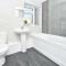 Ivory House by Truestays - 3 Bedroom House in Stoke-on-Trent