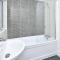 Ivory House by Truestays - 3 Bedroom House in Stoke-on-Trent