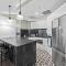 Historic 2BR in City Center - Walk to Everything!