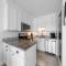 Southern Comfort - Expansive views of the ocean and beach! Newly renovated plus top grade linens! condo