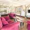 Queens Chateau Boutique Villa