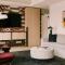 Lark Hotels 907 Main