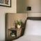 Lark Hotels 907 Main