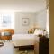 Henri on 24 Hotel Chelsea, Sonder by Marriott Bonvoy