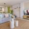 VACATION MARBELLA I Sea Views, 24-7 security, Parking, Walk to Everything in Luxurious Puerto Banus