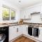 Modern 3 Bedroom Home in Swindon with Parking