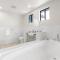 Bright 3-Bed Beachside Stay with Pool & BBQ