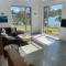 Tides - Architecturally-designed holiday home
