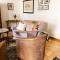 Dottie's charming cottage two bedroom apartment and workspace