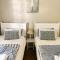 Dottie's charming cottage two bedroom apartment and workspace