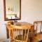 Dottie's charming cottage two bedroom apartment and workspace