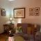 Dottie's charming cottage two bedroom apartment and workspace