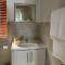 Dottie's charming cottage two bedroom apartment and workspace