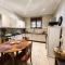 Dottie's charming cottage two bedroom apartment and workspace
