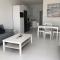 Elegant beachside apt - 1 min walk to Venus beach