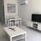 Elegant beachside apt - 1 min walk to Venus beach
