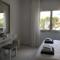 Elegant beachside apt - 1 min walk to Venus beach
