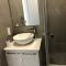 Elegant beachside apt - 1 min walk to Venus beach