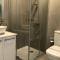 Elegant beachside apt - 1 min walk to Venus beach