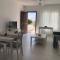 Elegant beachside apt - 1 min walk to Venus beach
