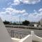 Elegant beachside apt - 1 min walk to Venus beach