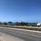 Elegant beachside apt - 1 min walk to Venus beach