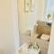 Modern & Stylish 3 Bedoom Home in Taunton