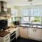 Modern & Stylish 3 Bedoom Home in Taunton