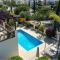 Coral Bay Villa - Sleeps 6 - Pool - Parking