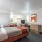 Travelodge by Wyndham Lansing