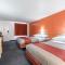 Travelodge by Wyndham Lansing - Lansing