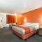 Travelodge by Wyndham Lansing - Lansing