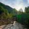 Waterfall suit bungalov