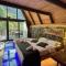 Waterfall suit bungalov