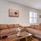 7 Bedroom House! Walk to Niagara Falls! New Whole House