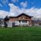 Family-friendly apartment with Alpine view