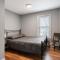 Walk to Niagara Falls. Renovated 3 bed house!