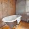 Rustic Baileys Retreat Cabin Near Wineries!