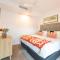 Stunning Getaway One King Bed with Unlimited Wi-Fi