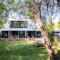 Quindy Beach Cottage Just Steps to the Bay