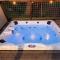 Cub House- Remodeled cabin INSIDE Yosemite with new hot tub and more
