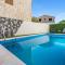 Beautiful Apartment In Jezera With Wifi